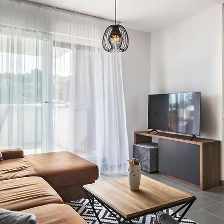 Amazing Apartment In Premantura With Kitchen Exteriér fotografie