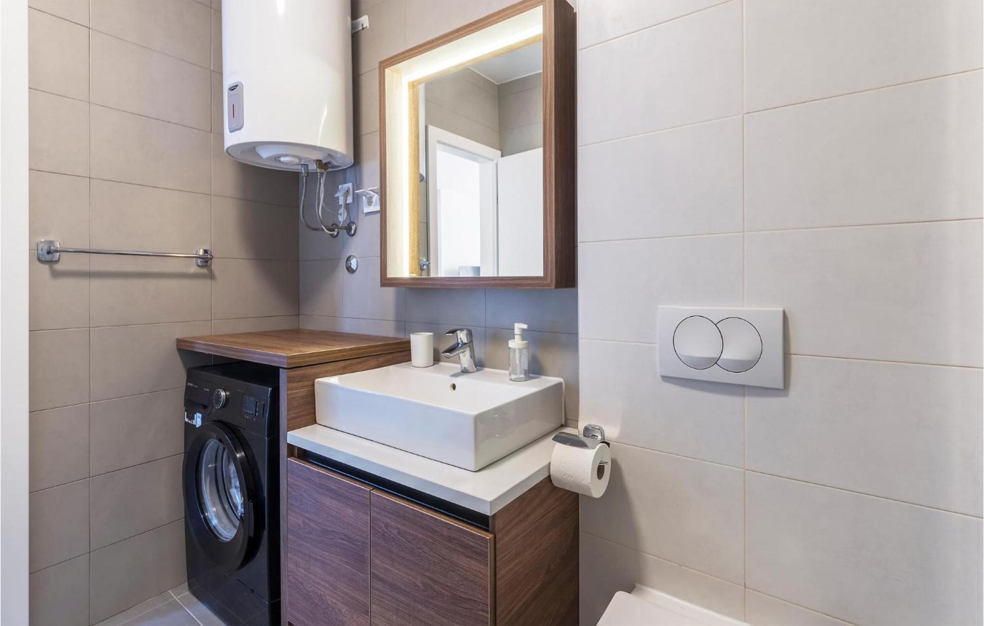 Amazing Apartment In Premantura With Kitchen Exteriér fotografie