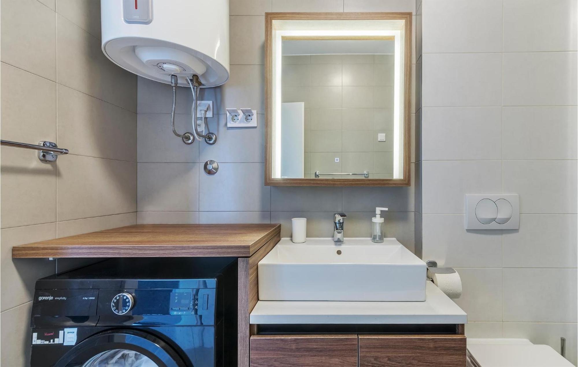 Amazing Apartment In Premantura With Kitchen Exteriér fotografie