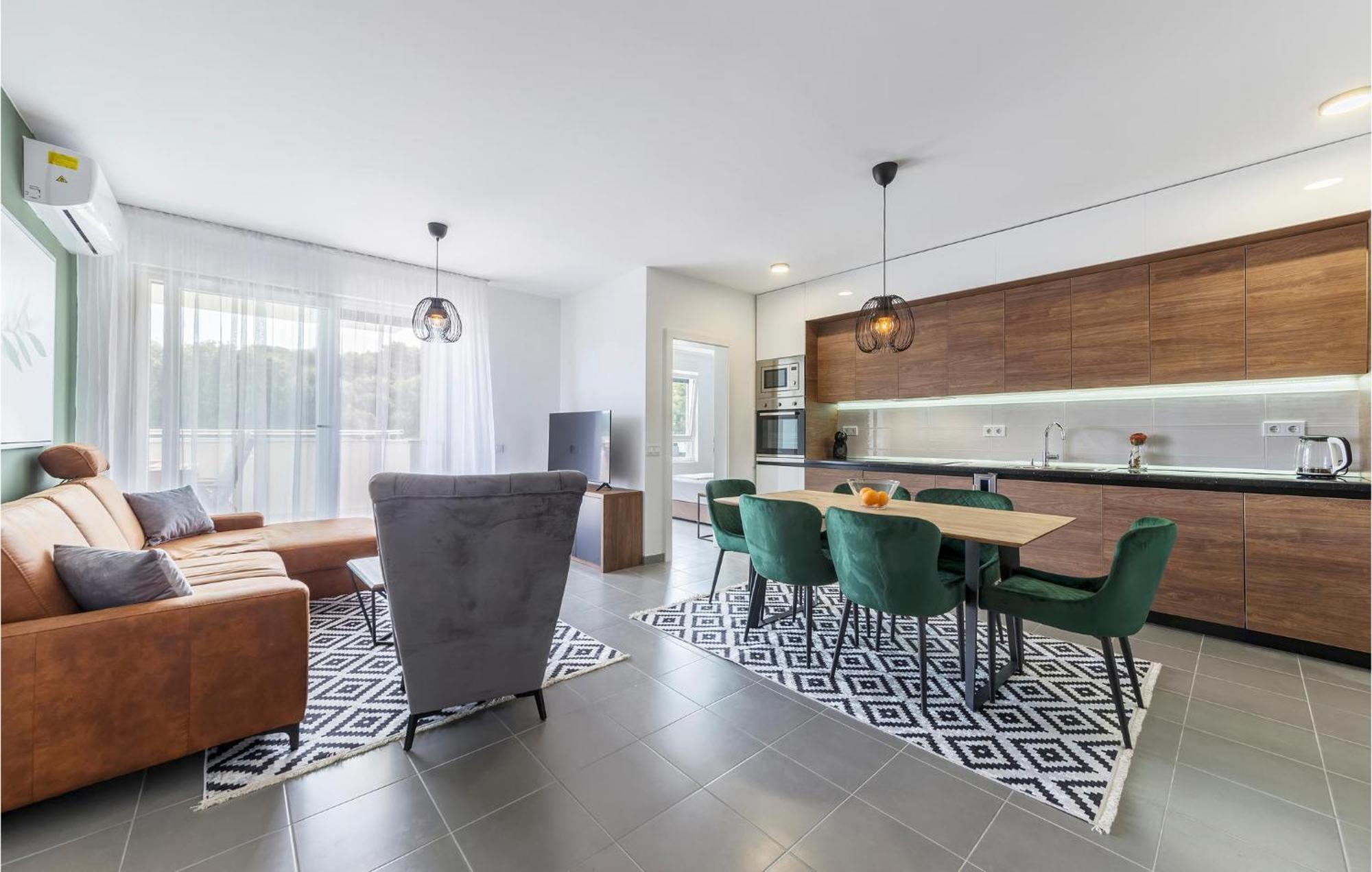 Amazing Apartment In Premantura With Kitchen Exteriér fotografie