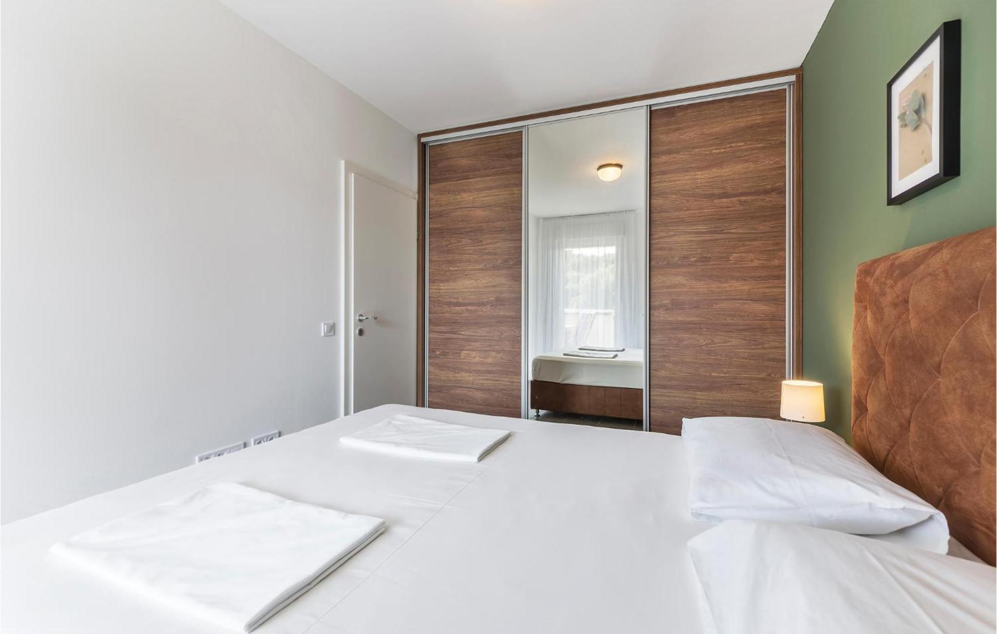Amazing Apartment In Premantura With Kitchen Exteriér fotografie