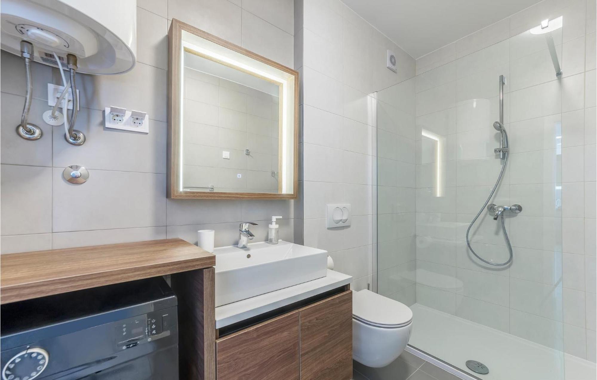 Amazing Apartment In Premantura With Kitchen Exteriér fotografie